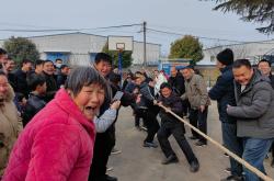 开云平台-队员斗志昂扬，团结协作冲刺终点线的简单介绍