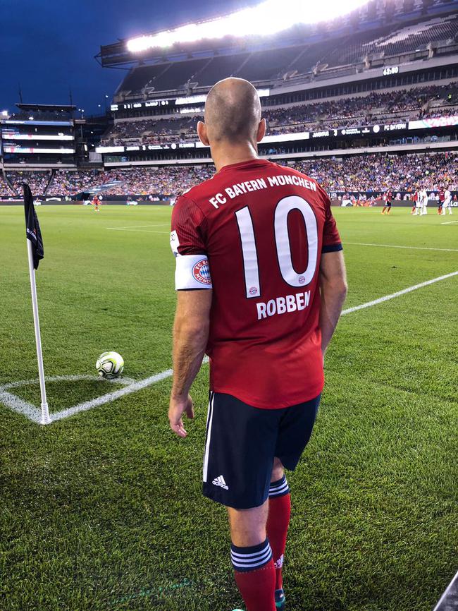 包含尤文血洗摩洛哥，罗本关键制胜的词条