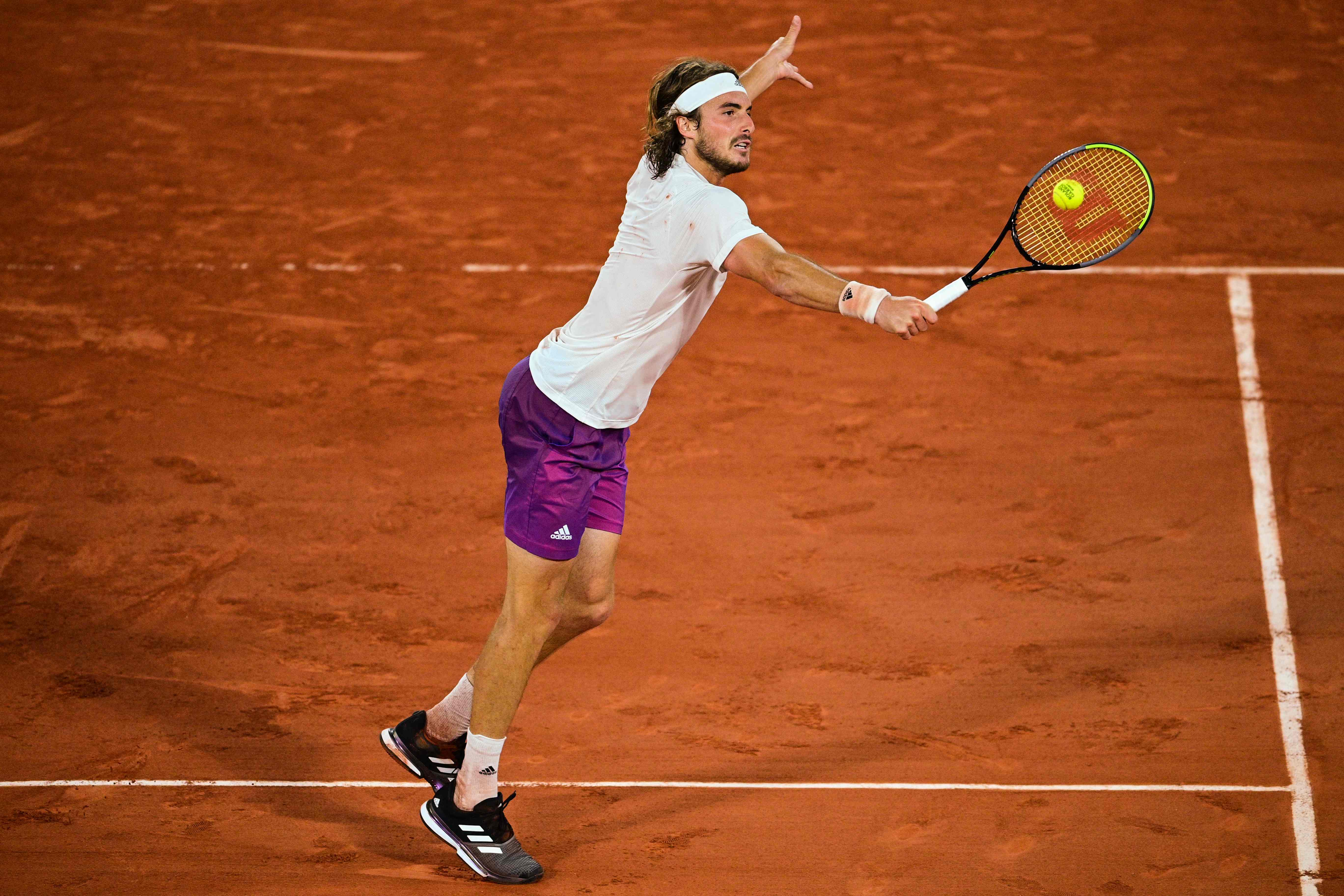 关于世界网球队完胜美国网球队，西西帕斯高光表现的信息