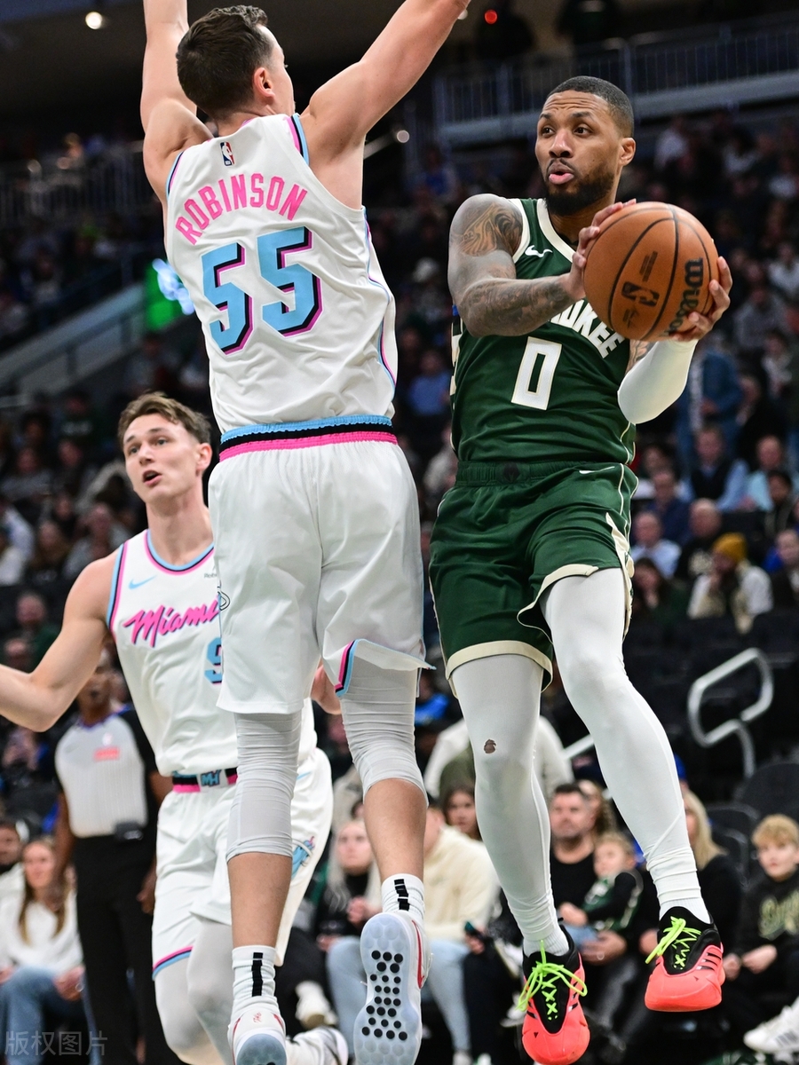 包含雄鹿碾压马刺，利拉德送出助攻的词条